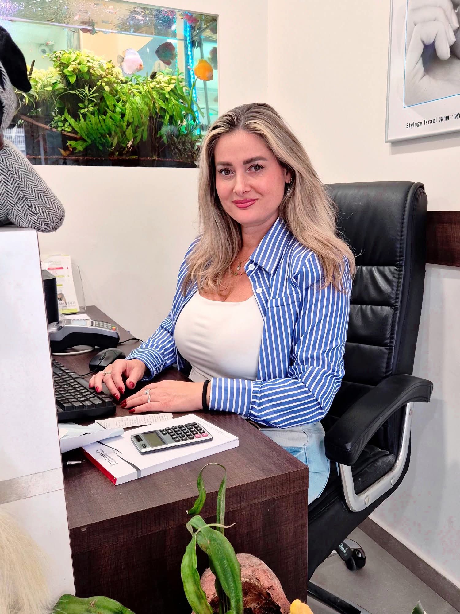 מנהלת המרפאה